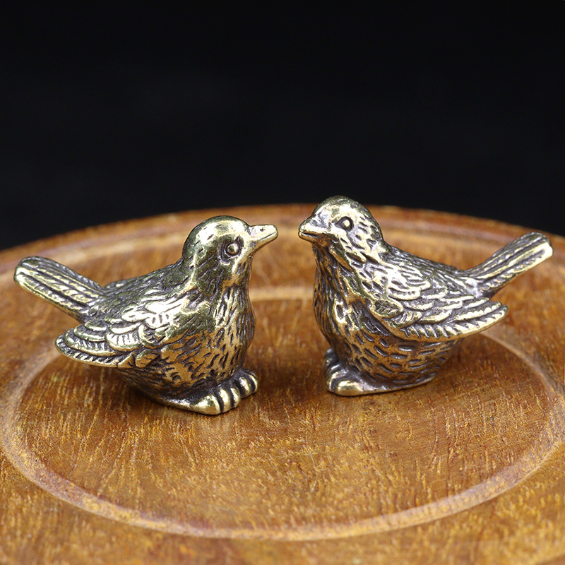 Small Sparrow Statue Metal Bra - огляд і ціна Desk Setup Retro