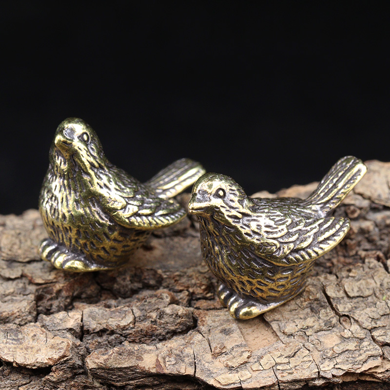 Small Sparrow Statue Metal Bra - огляд і ціна Desk Setup Retro