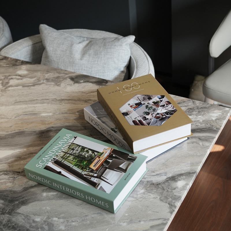 Simple Fake Books Ornament Bed - огляд і ціна Desk Setup Plants